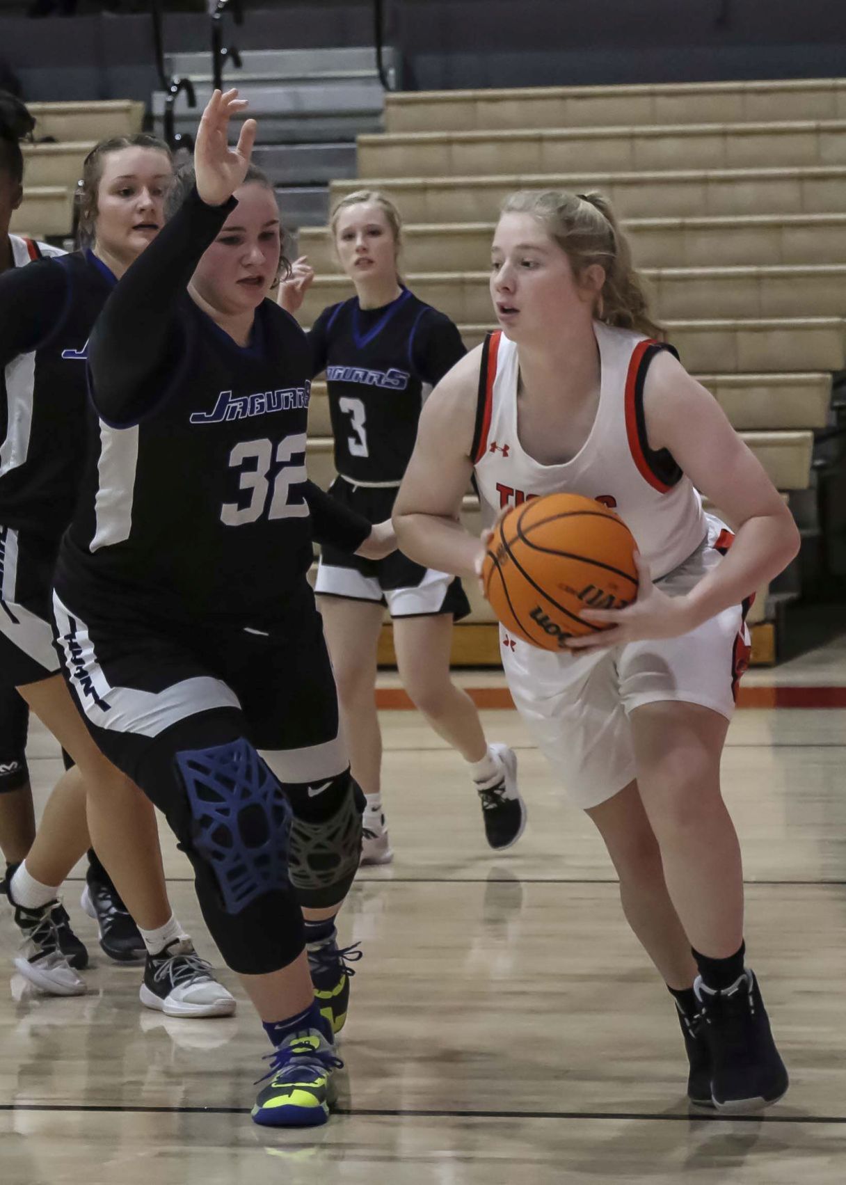 Lady Tiger Basketball